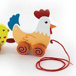 Детска дървена играчка за дърпане - Кокошка с пиленца