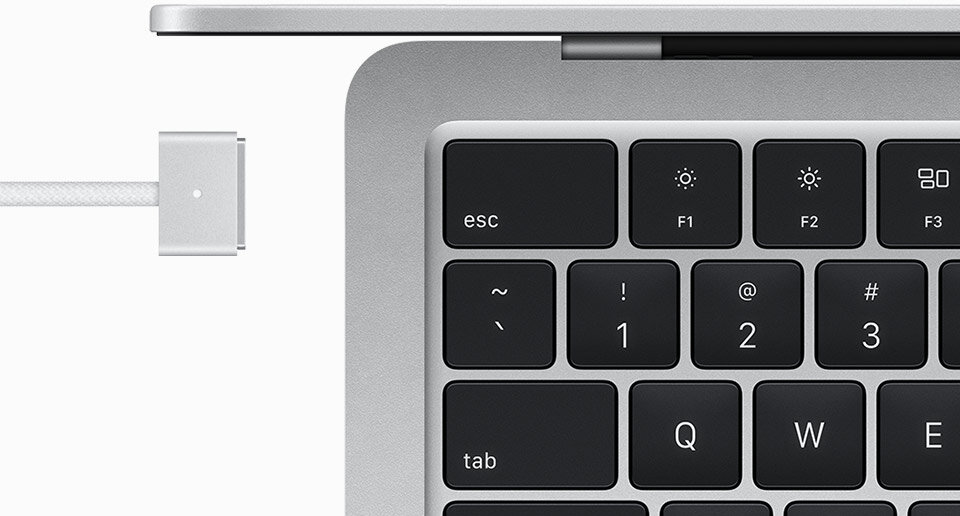 design_magsafe_silver__cs8q03j5sve6_large_2x.jpg