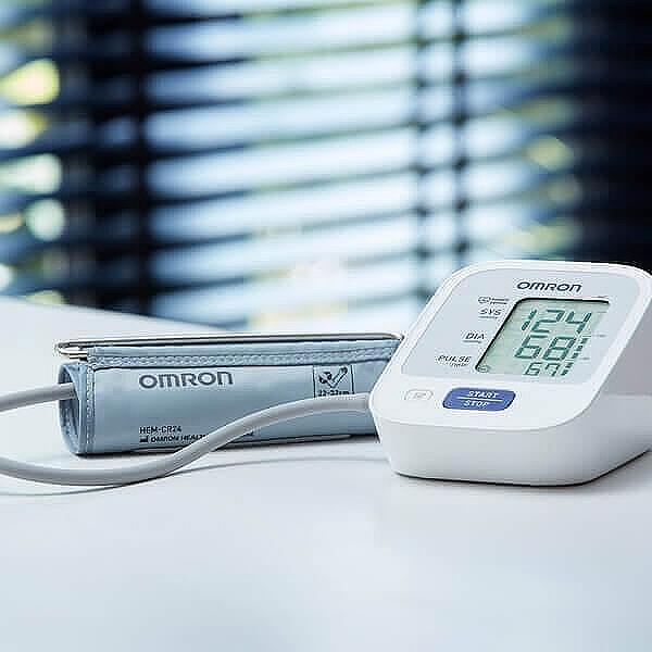 Апарат за кръвно Omron M2 HEM-7143-E с два маншета