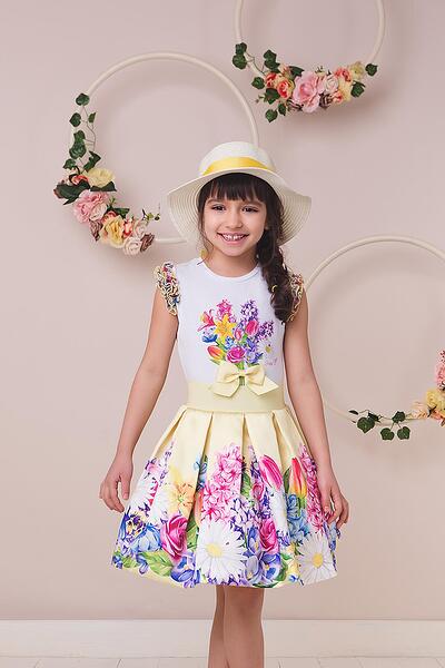 Блузка с пъстри цветя