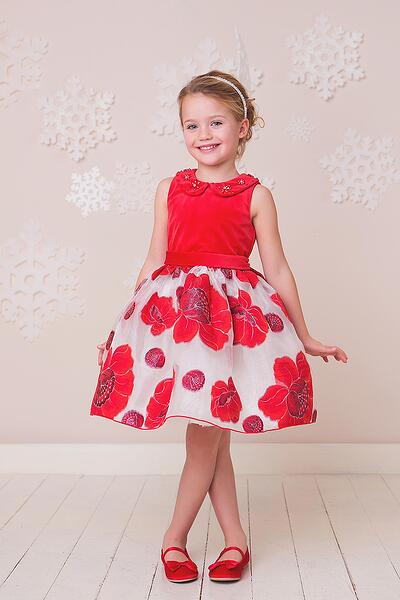 Рокля в червено с якичка