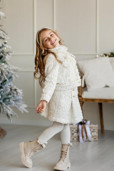 Пола от букле в бяло със златна нишка