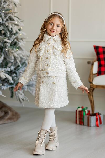 Яке от букле в бяло със златна нишка