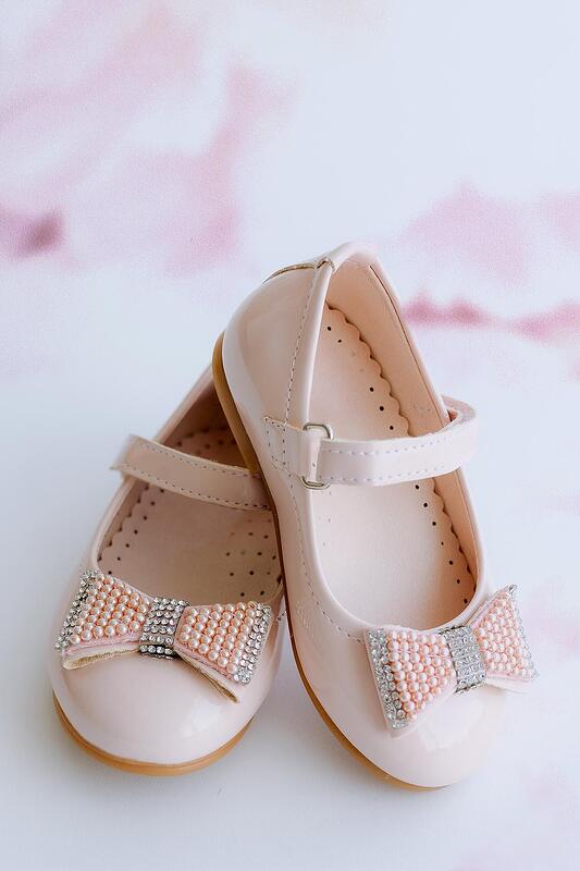Балеринки в цвят пудра с панделка с перли и кристали