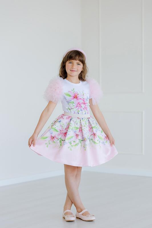 Пола с лилиуми