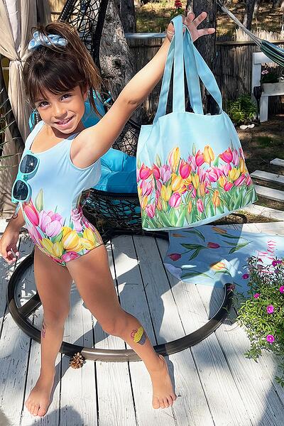 Плажна чанта с принт лалета