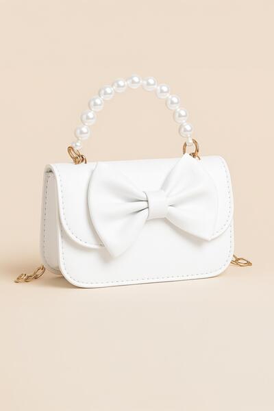Чантичка с панделка в бяло