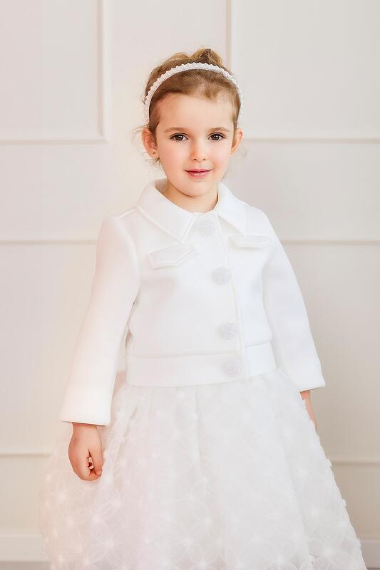 Яке в бял цвят