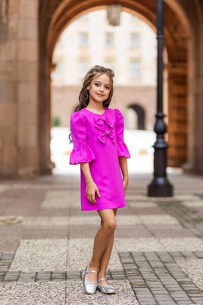 Детска бутикова рокля с панделка в цикламен цвят