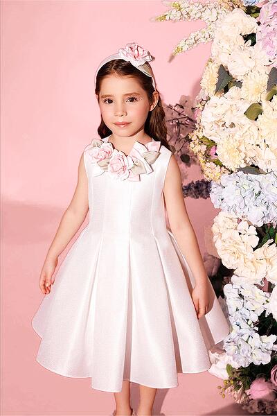 Бяла рокля за момиче с 3D цветя