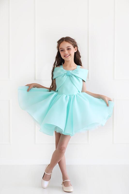 Луксозна рокля за момиче с панделка в ментов цвят