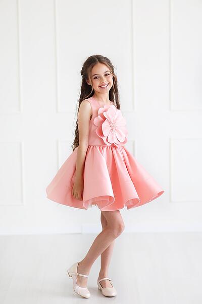 Детска рокля "Цветна магия в прасковено"