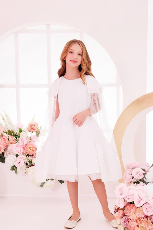 Рокля бяла с наметало