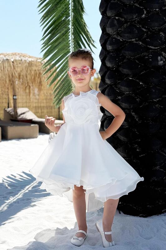 Бяла детска рокля с 3D цвете