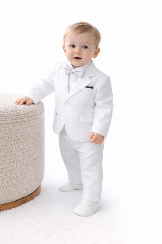 Луксозен бял бебешки костюм с папийонка – официален комплект за момче