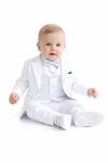 Луксозен бял бебешки костюм с папийонка – официален комплект за момче
