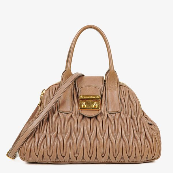 バッグ miumiu Mattelasse Lux Handbag Leather Miu Miu Matelasse Lux Cammeo Satchel Bag