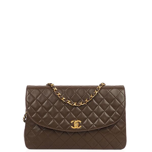 Chanel round flap bag 2025