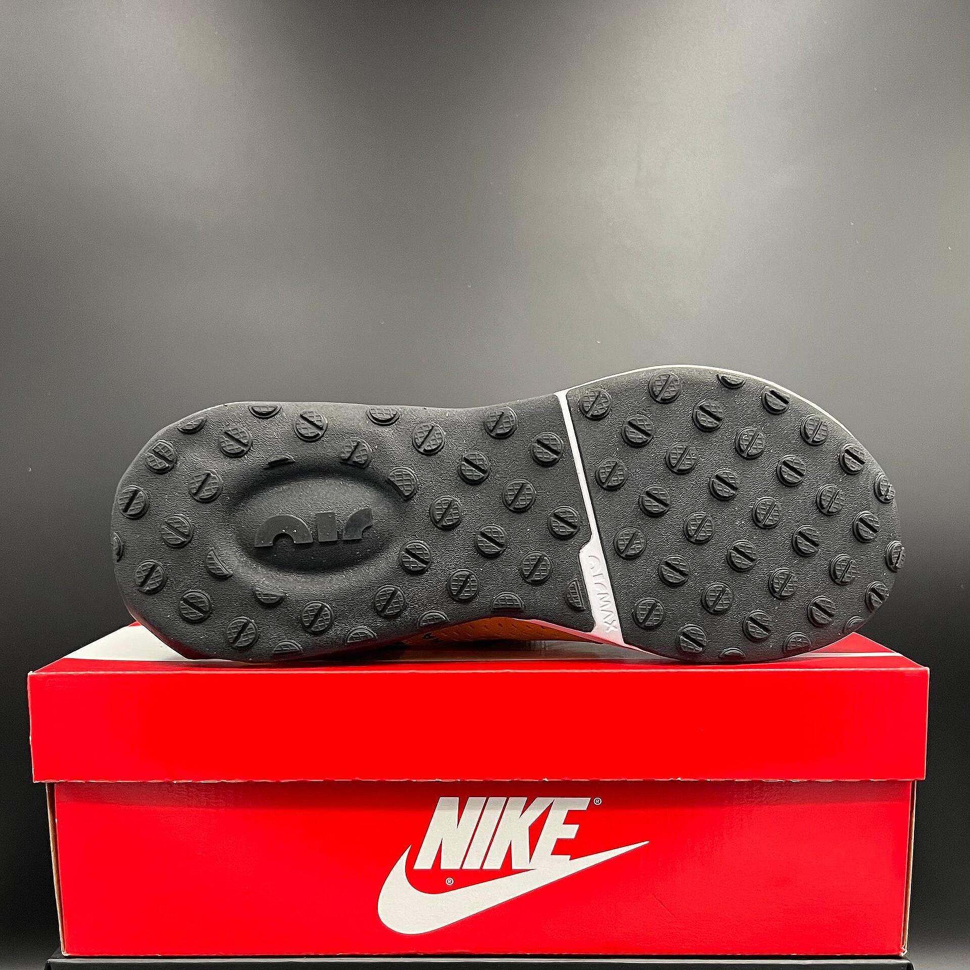 Обувки Nike Air Max Mystic Red