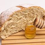 Занаятчийски билков хляб