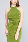 Зелена официлана рокля по тялото с деколте около врата