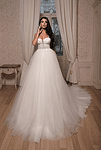 Разкроена сватбена рокля без презрамки с тюл и дантела