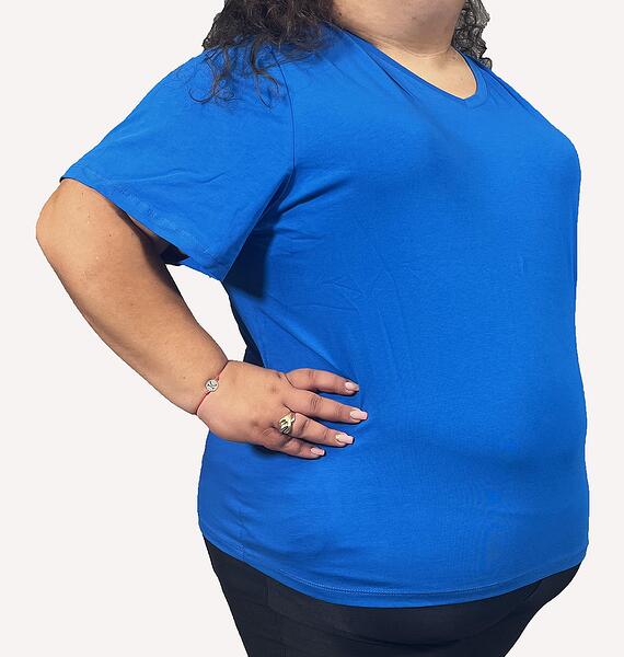 Тениска - синя, V-образно деколте