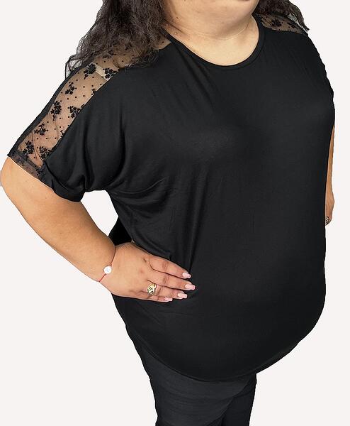 Блуза с дантела - букет