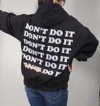 Дамски суичър с качулка - черен