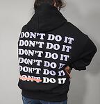 Дамски суичър с качулка - черен