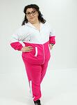 Цикламено-бял спортен екип от две части с качулка
