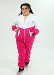 Цикламено-бял спортен екип от две части с качулка