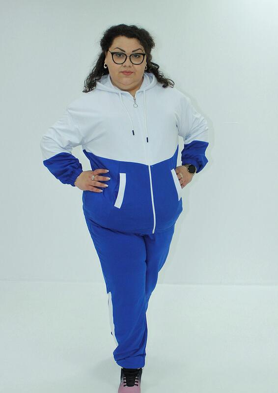 Синьо-бял спортен екип от две части с качулка