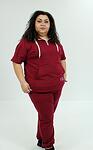 Бордо спортен екип от две части с качулка и къс ръкав