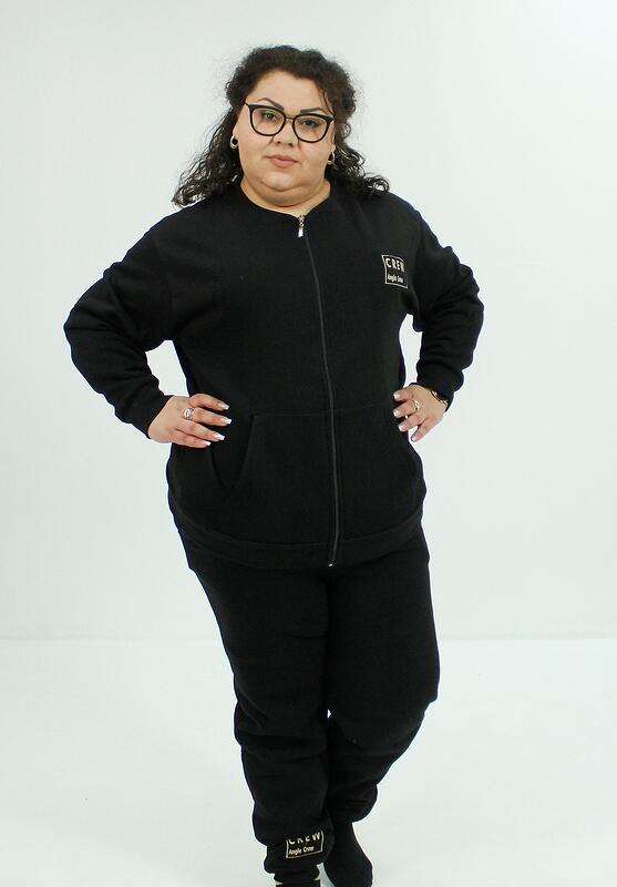 Черен ватиран спортен екип от две части CREW