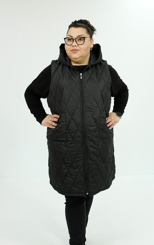 Дълга черна грейка с качулка - ефект ромб