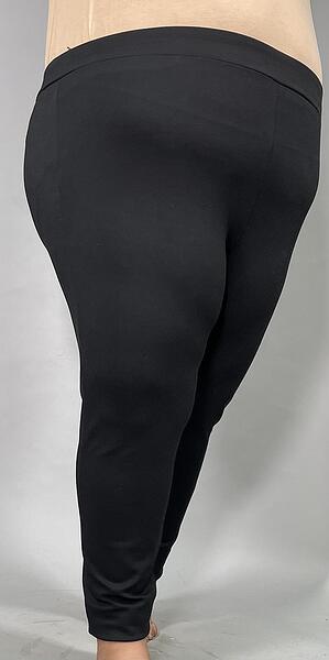 Плътен черен клин