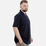 Черна тениска с яка и джоб