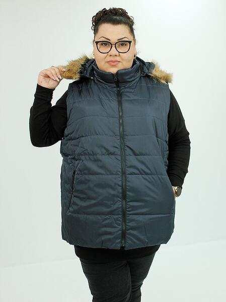 Тъмносиня грейка с пух накачулката и полар от вътрешната страна