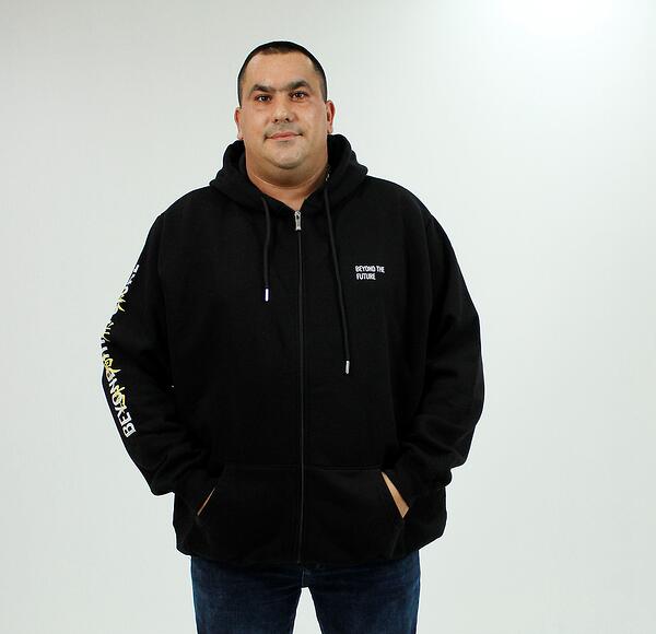 Ватиран спортен суичър с надписи