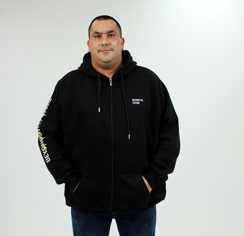 Ватиран спортен суичър с надписи