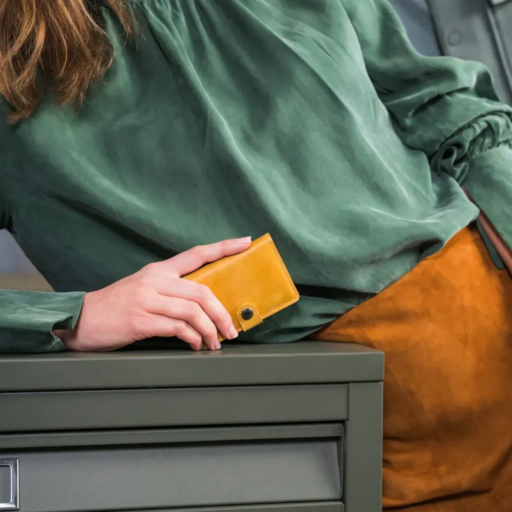 Портфейл SECRID - Mini Vintage Ochre, естествена кожа, с RFID защита - 5