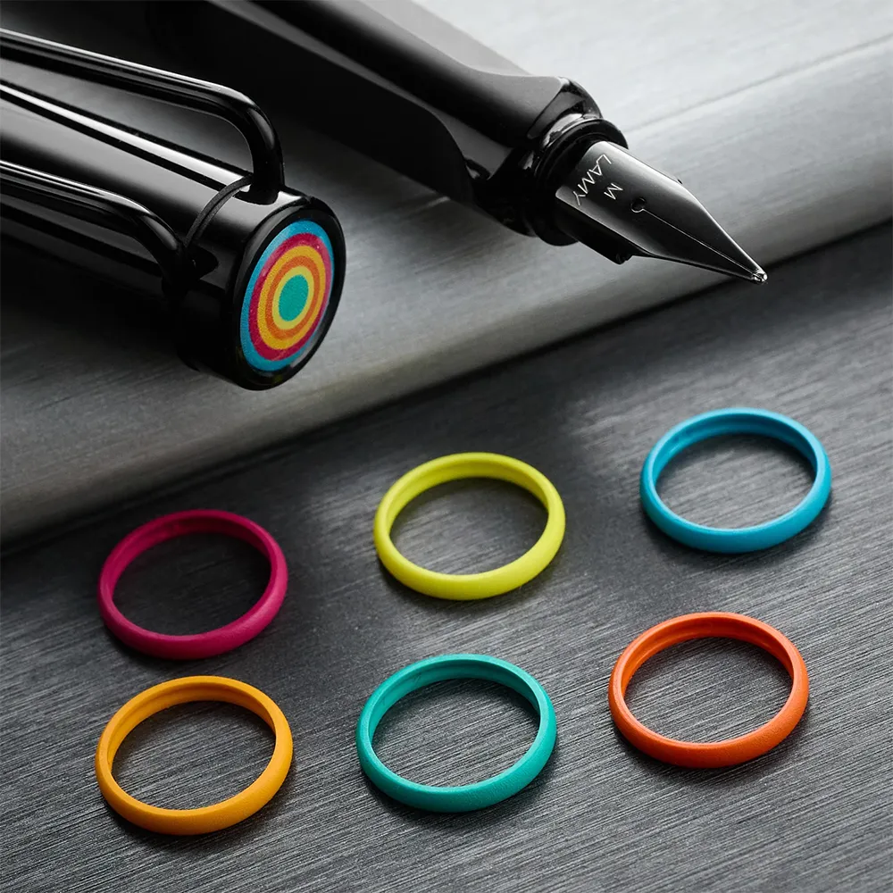 Писалка Lamy - Safari Black Special Edition, F перо, в комплект с 6 разноцветни пръстенa - 2