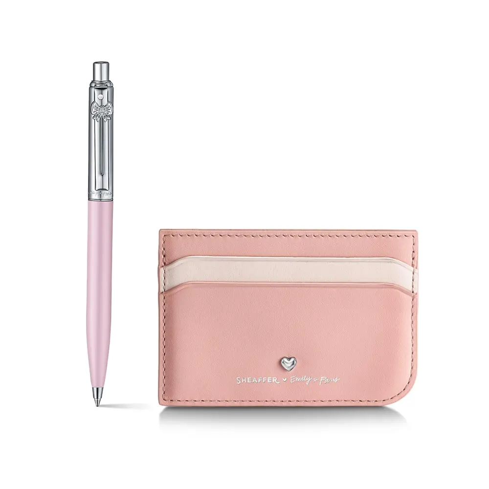 Комплект Sheaffer Sentinel x Emily in Paris - Pink Matte, химикалка и калъф за карти и документи - 2