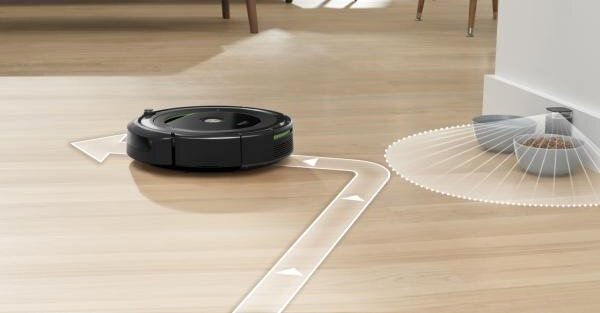 Пространството, в което Roomba почиства, може да се обособи с помощта на виртуална стена. Виртуалната стена образува невидимо препятствие, през което роботът не преминава. Използва се когато желаете да почистите само определено място или искате да забраните на Roombа да се доближава до електрически и компютърни кабели и до чупливи предмети.<br />Функцията Halo създава невидим кръг, в който ограничава работата на робота. Много подходяща за домакинства с домашни любимци – не позволява робота да навлезе в периферията на купичките с вода и храна, като по този начин не ги бута и разсипва съдържанието им.