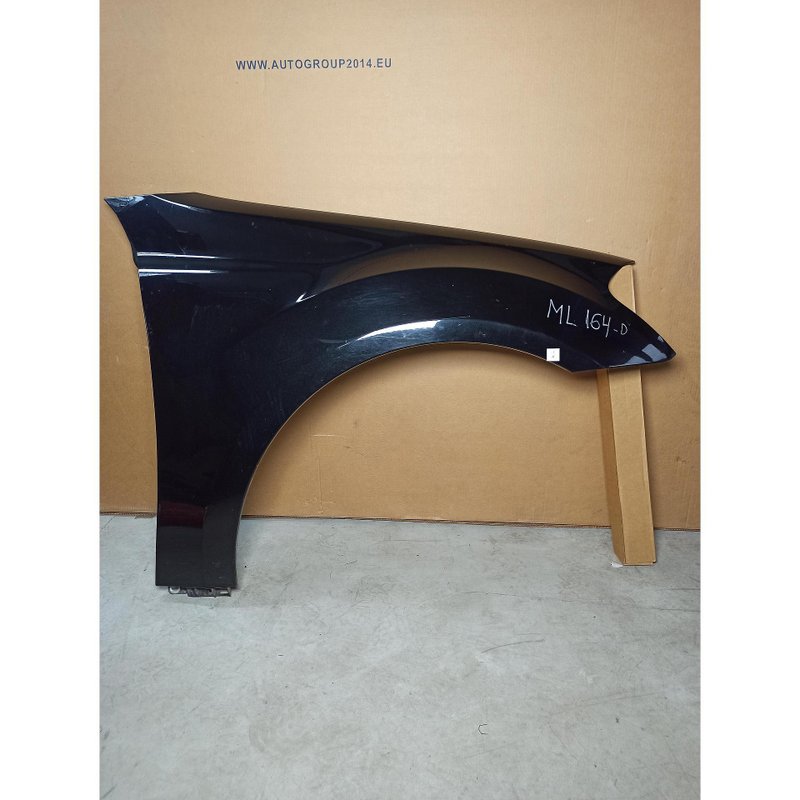 Преден десен калник за MERCEDES ML W164 A1648810201