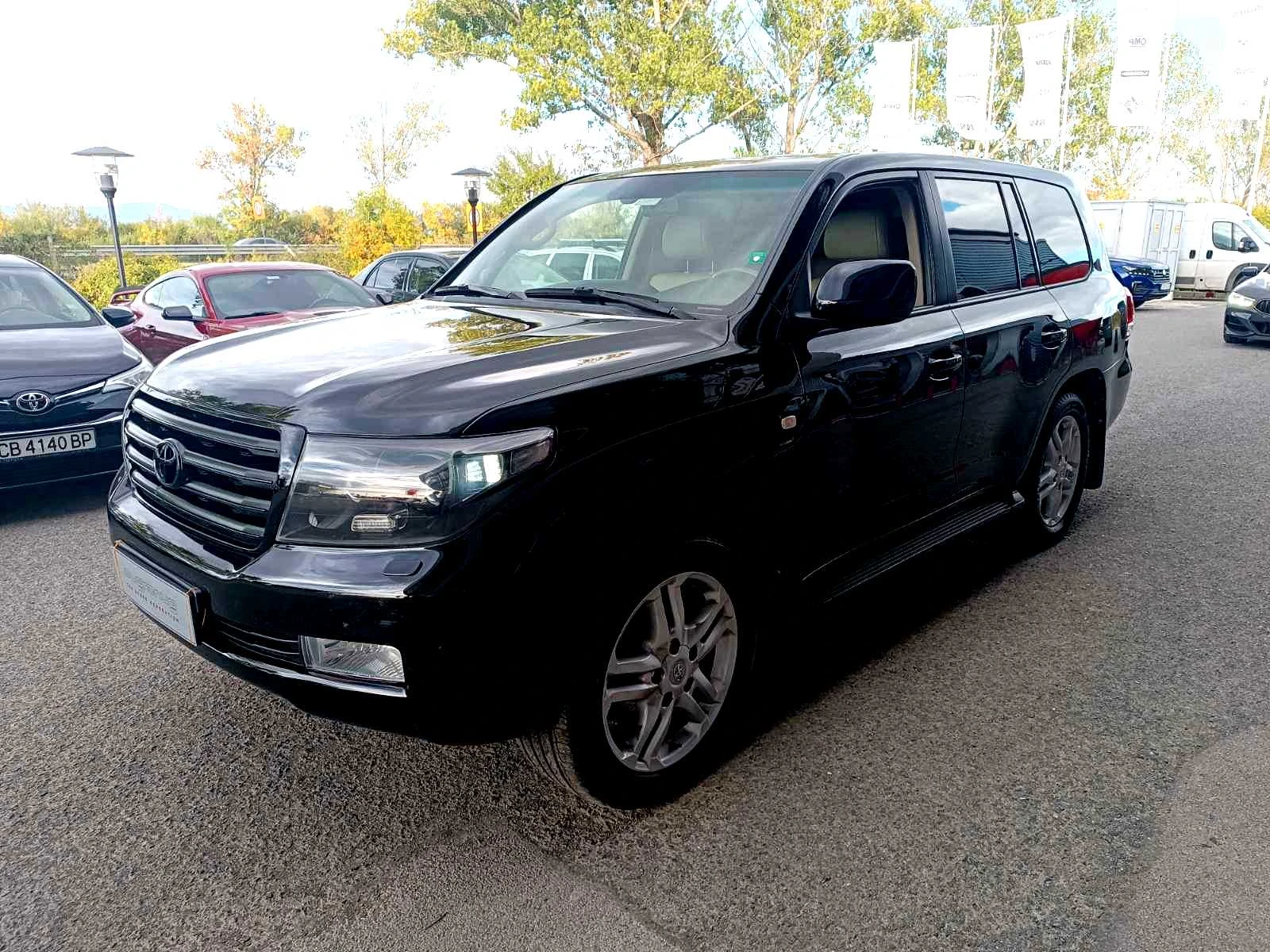 Toyota Land cruiser 200 V8 6 + 1 Места