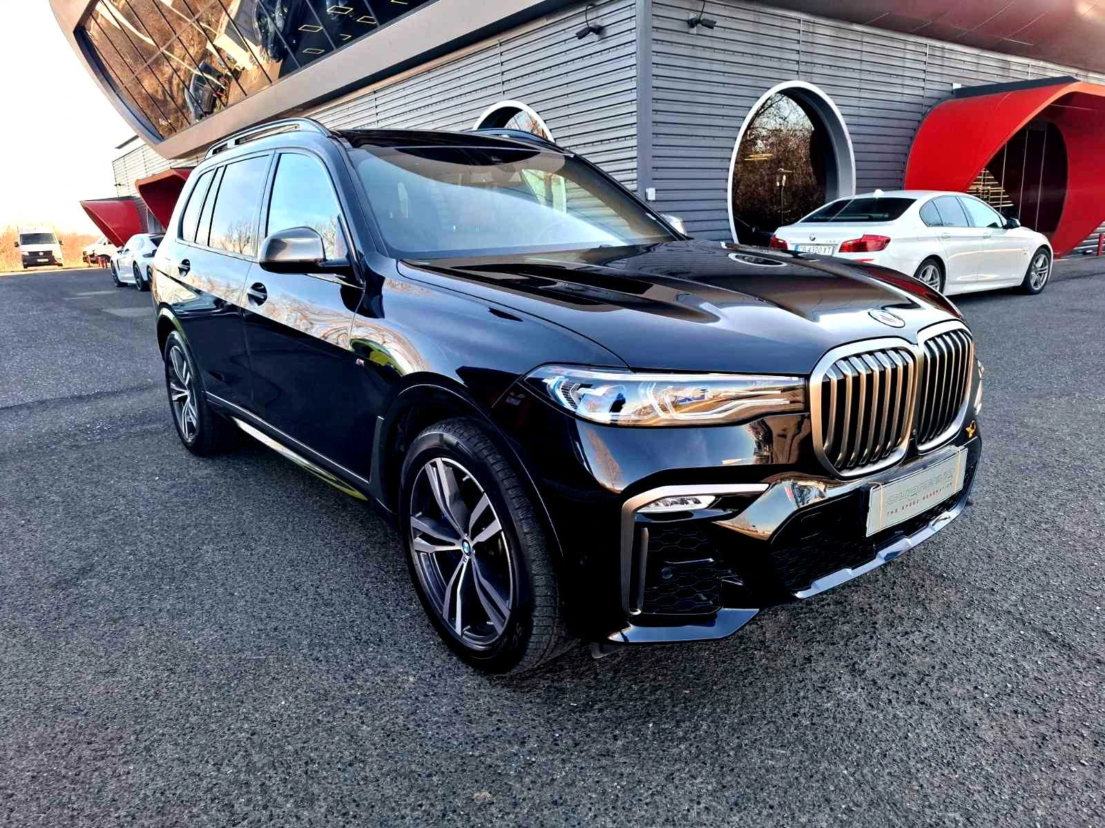 BMW X7 M50i V8 / 6+ 1 Места / В Гаранция до 09/2027