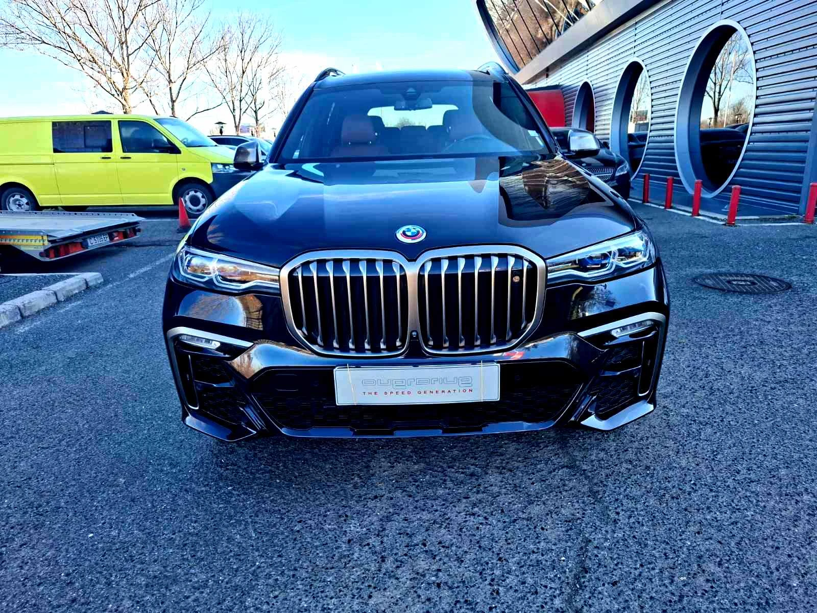 BMW X7 M50i V8 / 6+ 1 Места / В Гаранция до 09/2027