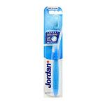 Jordan Target Teeth and Gums Medium , четка за защита на зъбите и венците, средна